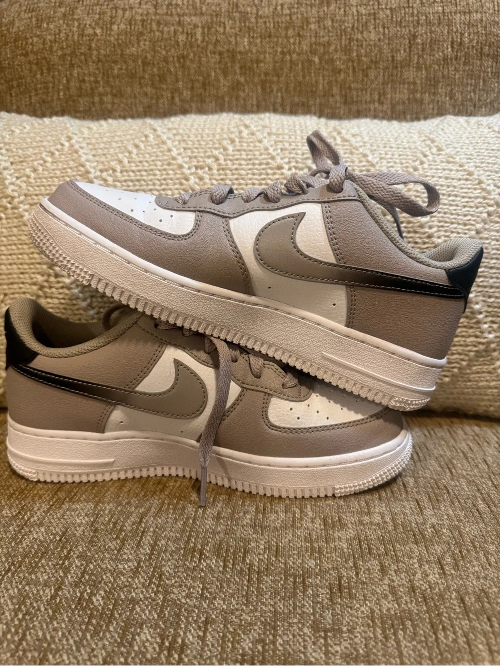 NIKE AIR FORCE 1 COLLEGE GREY BLACK WHITE SIZE 5Y
